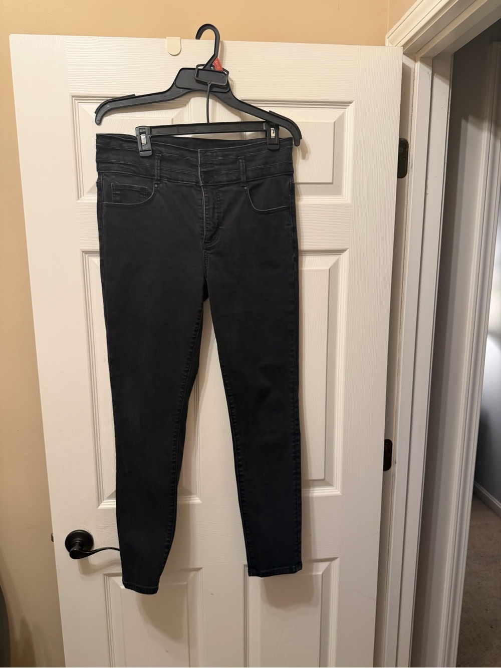 Ann Taylor Black Skinny Jeans - Sleek Stretch Fit